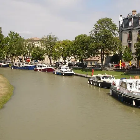 Apartment Calme En Centre , Spacieux Et Renove A 50m De La Place Carnot Carcassonne