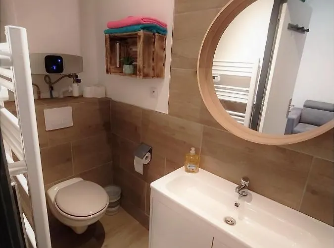 Calme En Centre Ville, 50m De La Place Carnot *